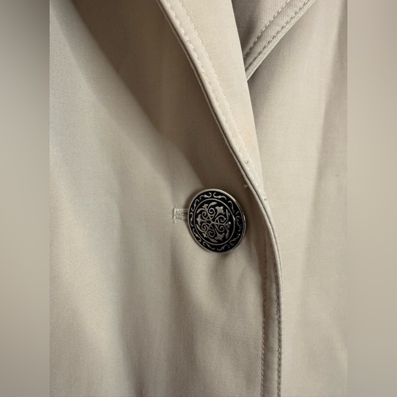 Vintage trench coat Women's size 10 cream buckle - Picture 3 of 7